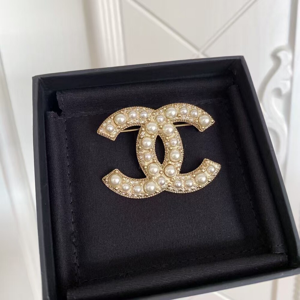 Chanel Pearl & Crystal Interlocking CC Gold Tone Brooch